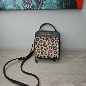 Kate Spade Daisy Graphic Leopard Vanity Crossbody Bag